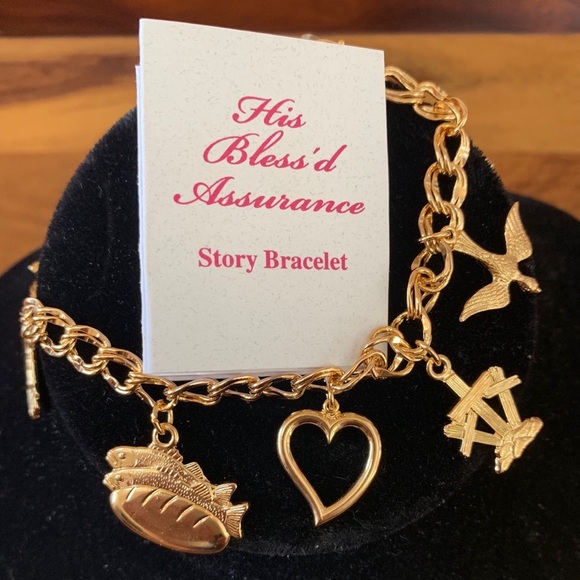 Christmas Story Gold Charm Bracelet - Picture 1 of 3